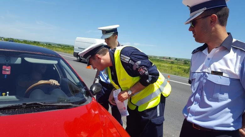 Un bărbat din Suceava a fost oprit de poliţie şi a arătat un permis din 1971, eliberat de Republica Socialistă România. Ce a urmat întrece orice imaginație