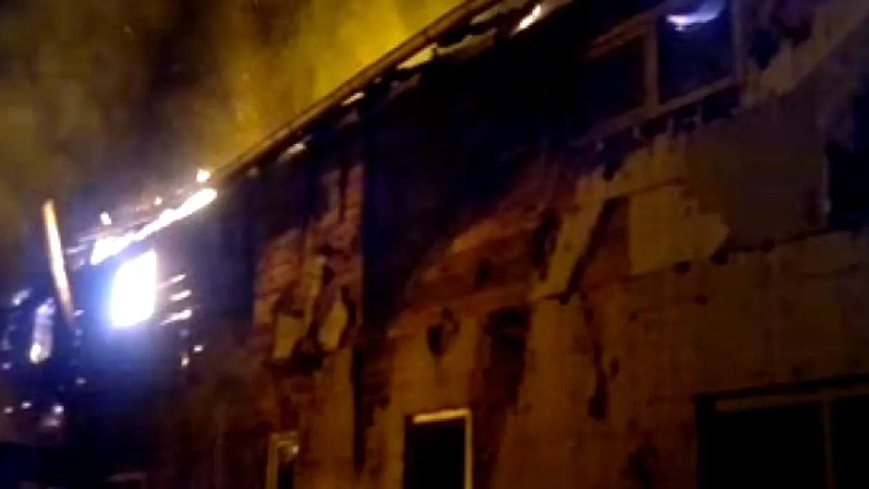 O mănăstire din Maramureş a căzut pradă unui incendiu puternic! Casa măicuţelor a fost mistuită de foc!