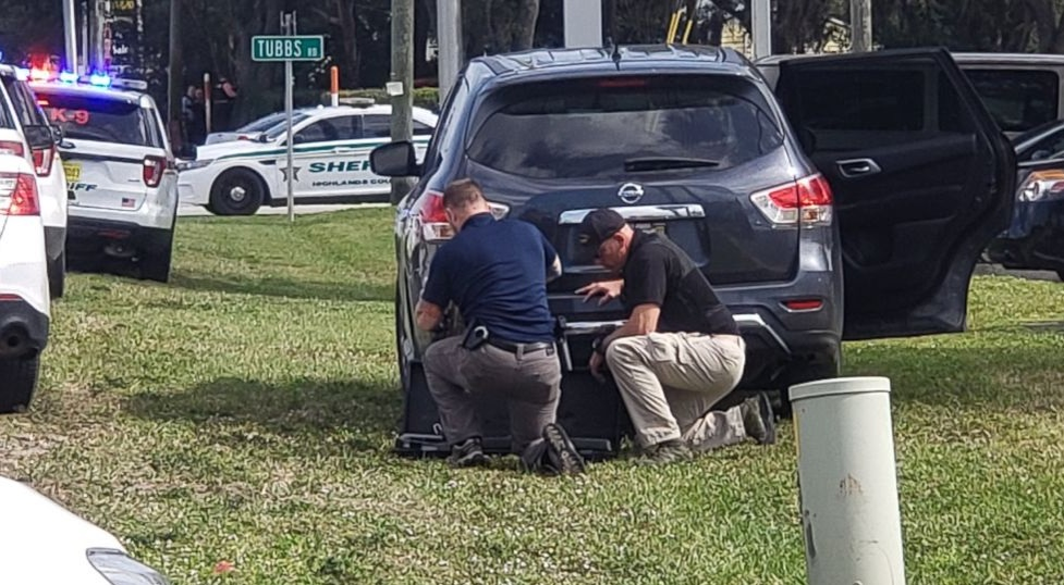 Stare de alertă în Florida, după ce un bărbat a luat mai mulți ostatici. Câteva dintre victime au fost împușcate