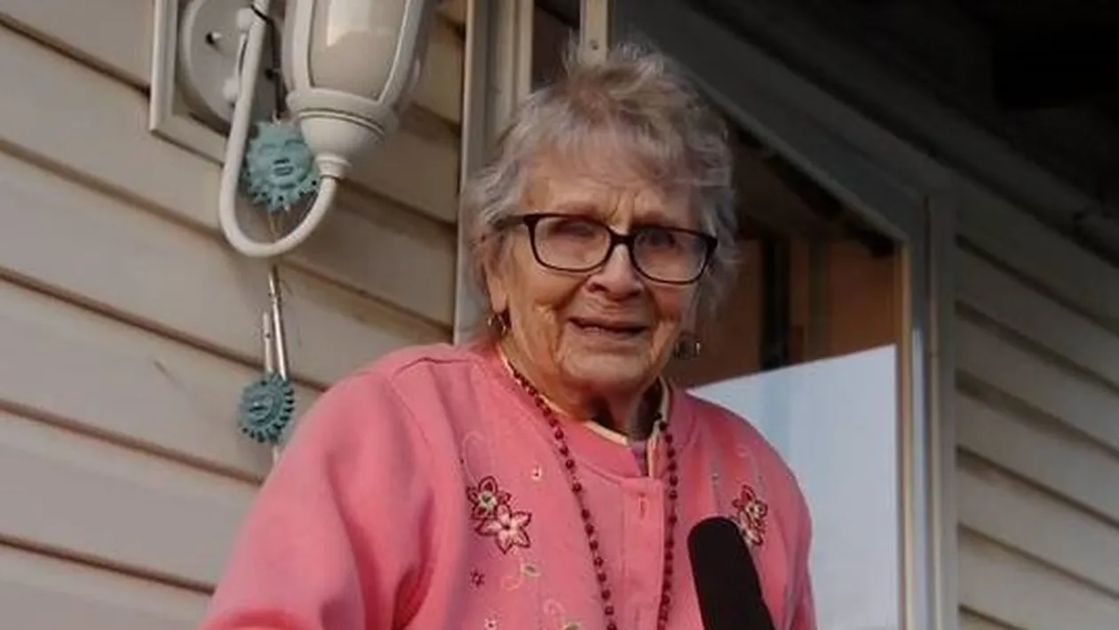 O bătrână de 93 de ani, supărată că i s-a terminat berea în izolare! Mesajul femeii a fost postat pe internet
