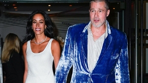 Brad Pitt, apariție INEDITĂ în public! Ținuta purtată la cină cu iubita lui s-a viralizat instant