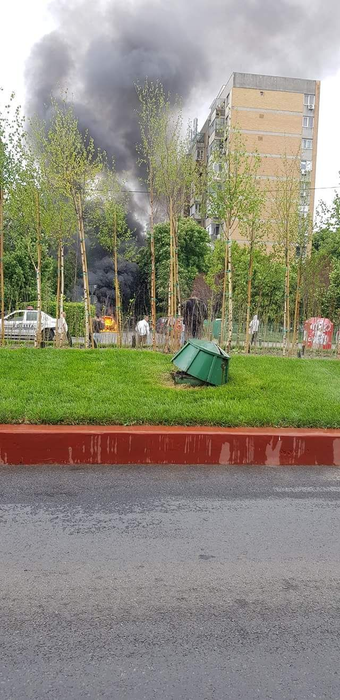 Incendiu în Capitală! Două mașini au ars în Sectorul 3