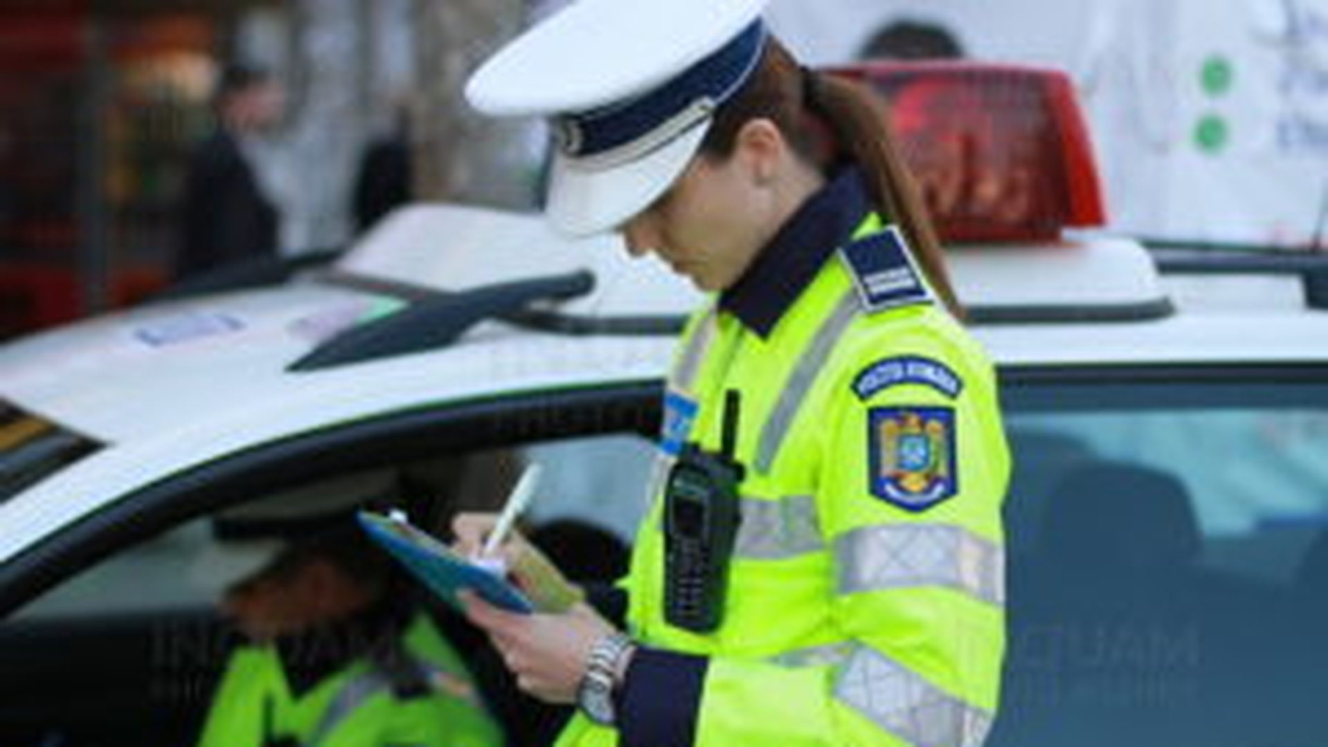 Atenție, șoferi! Amenzi uriașe și alte sancțiuni pentru cei care folosesc telefonul în timp ce se află la volan