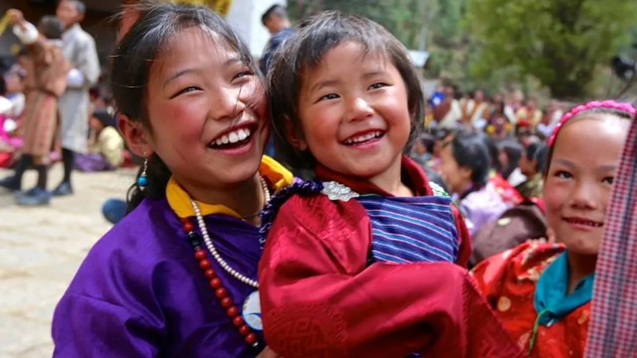 Ministerul Fericirii exista si pare sa functioneze mai bine decat altele