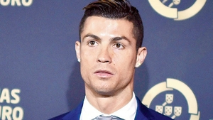 CRISTIANO RONALDO i-ar fi plătit unei femei aproape jumătate de milion de dolari pentru a scăpa de acuzaţia de viol