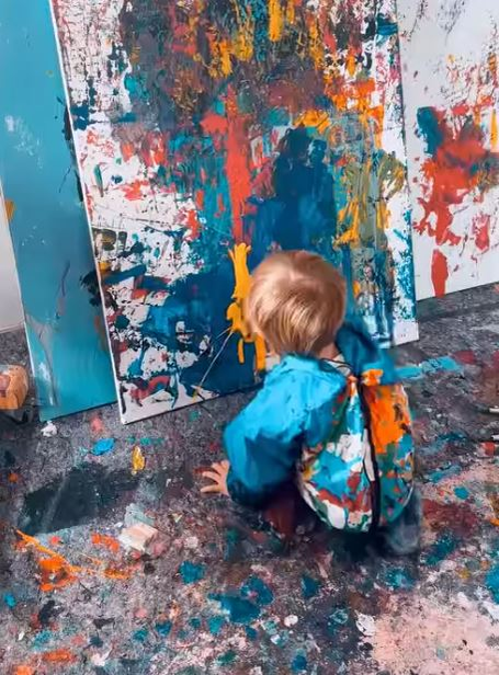 Tablourile micului Picasso se vând și cu 6.000 de euro/ sursă foto: instagram