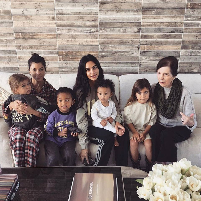 Decizie incredibilă! Kim Kardashian studiază ca să devină avocat