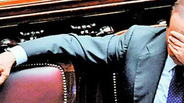 Silvio Berlusconi, cel mai longeviv premier italian, a iesit din politica pe usa din dos. Arrivederci, Cavaliere!