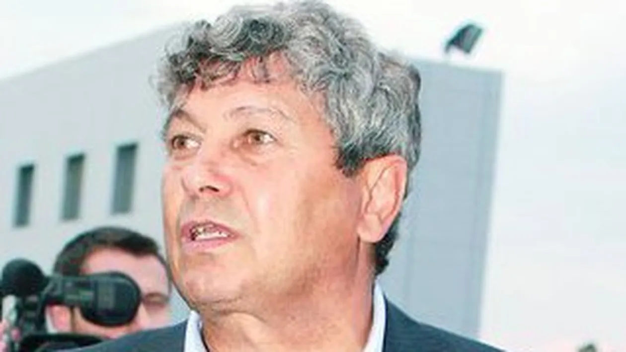 Mircea Lucescu: Un antrenor isi duce echipa pana la 16 metri, de acolo depinde de jucatori