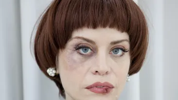 Scene de cosmar soldate cu echimoze sI buza sparta! Lori, batuta mar intr-un moment de gelozie!