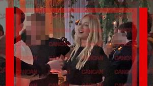 Blonda știe să se distreze, deși nu mai este la prima tinerețe. Tania Budi, mega-party la LOFT, “ca la 20 de ani” + Cu cine s-a “zbenguit” în club