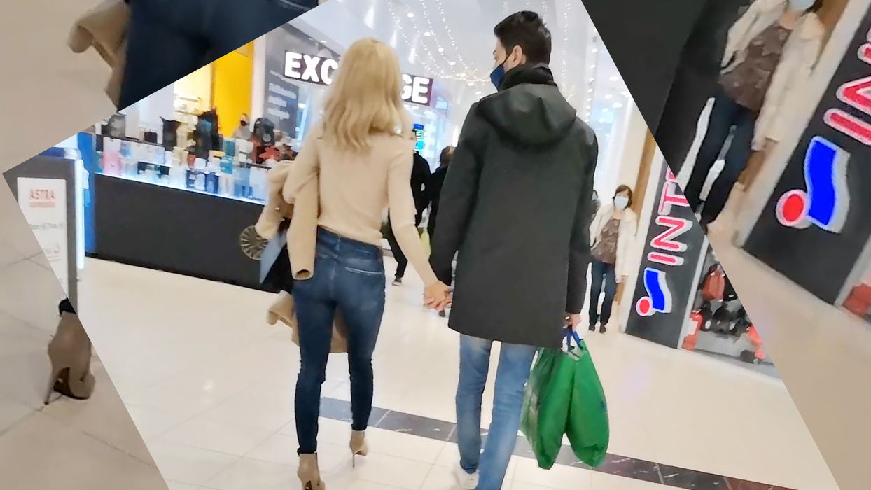 Andreea Bălan și Tiberiu Argint, lecție de romantism la mall