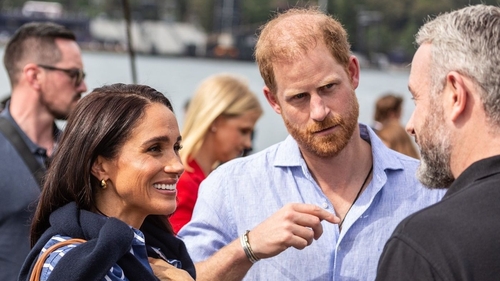 Meghan Markle și Prințul Harry, acuzați că ar distruge Familia Regală: „Sunt doi profitori”