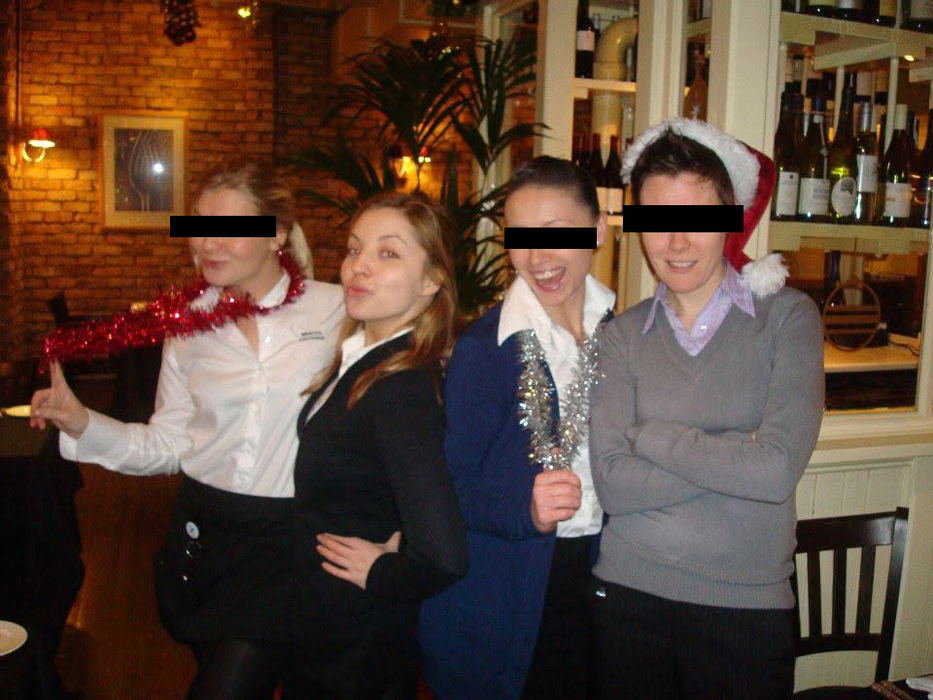 Cum arăta Bianca Iotu în 2012, când a abandonat școala din România și s-a angajat chelneriță într-un bar din Londra