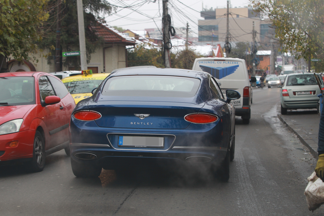Ce făcea Bianca în mașina de 250 000 euro 
când a trecut pe roșu…
