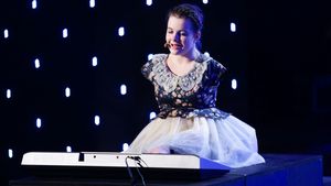 LORELAI MOŞNEGUŢU, "îngeraşul fără mâini" de la Românii au Talent, s-a pregătit pentru Paşte! Imaginile au înduioşat inimile a sute de oameni