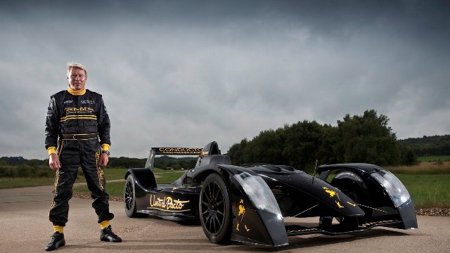 Mika Hakkinen la volan, pe Bulevardul Kisselef! Vezi ce cauta celebrul pilot de Formula 1 prin Bucuresti!