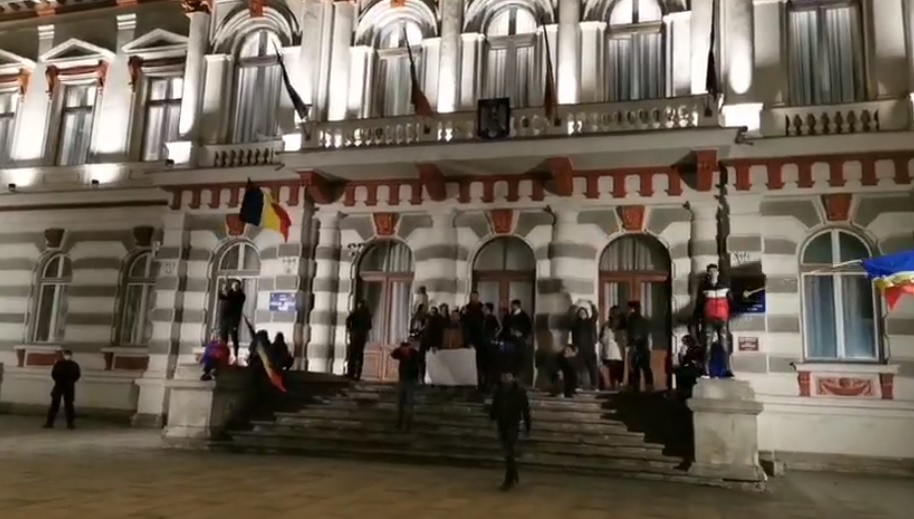 Protestele de la Bacău au degenerat