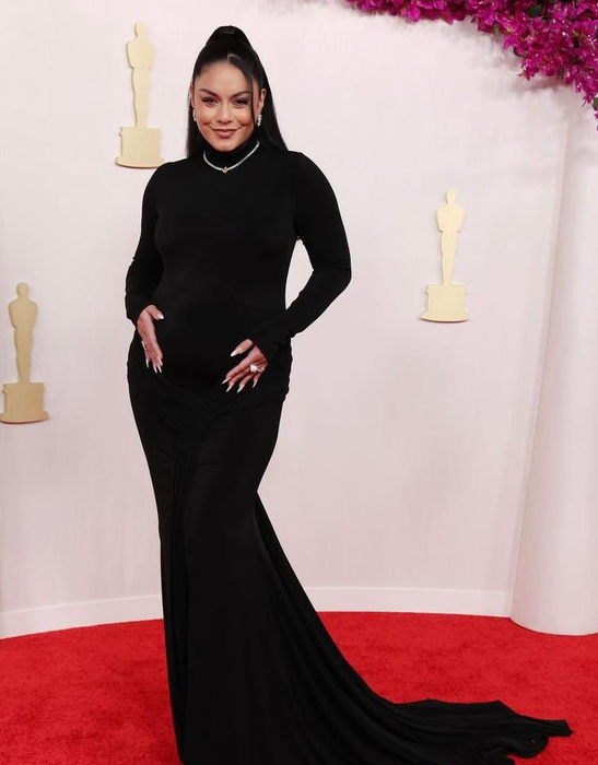 Vanessa Hudgens va deveni mămică. Actrița și-a etalat burtica de graviduță la Premiile Oscar 2024. FOTO