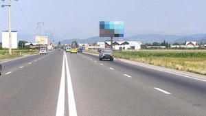 S-a întâmplat astăzi pe DN1! O maşină a Poliţiei Sibiu a ars în totalitate