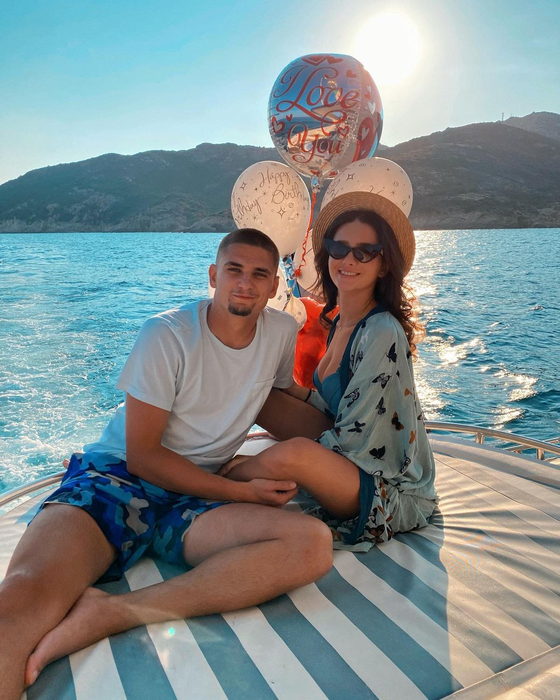 Bucurie mare în familia lui Răzvan Marin! Fotbalistul va deveni tatic de fată!