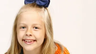 O mai ţii minte pe CARINA, simpatica fetiţă din celebra telenovelă Îngeraşii? Cum arată acum JENNIFER DUMITRAŞCU acum 