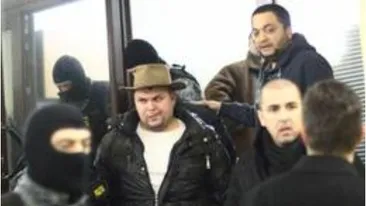 Astia sunt cei mai prosti hoti din lume! L-au jefuit pe cel mai bogat bugetar din Romania si s-au laudat pe Facebook!