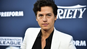 Celebrul actor Cole Sprouse a fost arestat la un protest antirasism! „Când am încercat să plecăm, am fost înconjurați de polițiști”