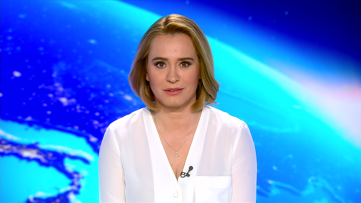 Vârsta își spune cuvântul! Cum arată Andreea Esca fără lumina din platou sau filtre