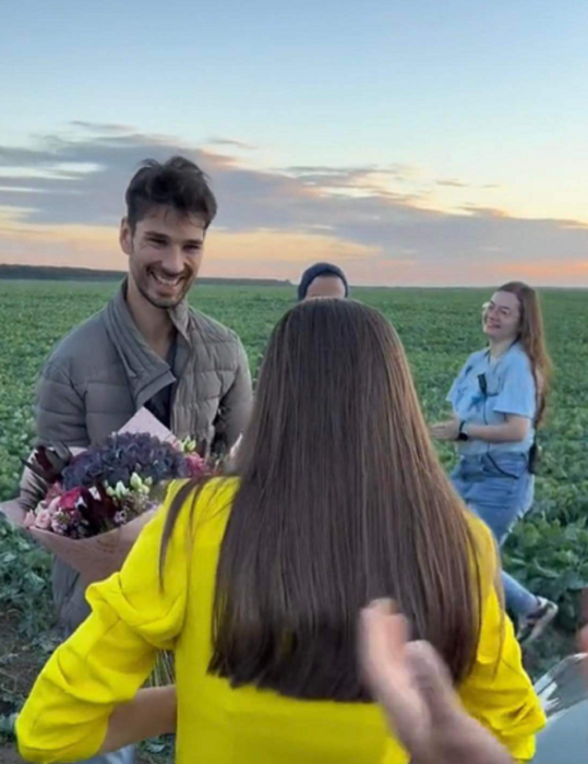 Anghel Damian, gest romantic pe platourile de filmare. Theo Rose a rămas fără cuvinte