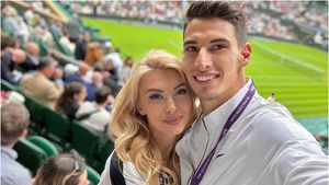 Andreea Bălan şi Victor Cornea au dus relaţia la următorul nivel. Cântăreaţa şi-a prezentat iubitul celor două fetiţe