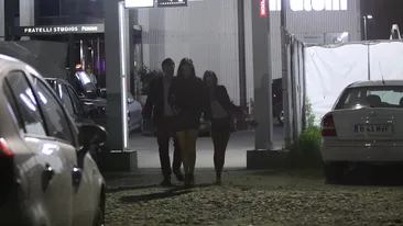 Alexandra Badescu a fost luata pe sus, la propriu, de iubitul prietenei sale! Era desculta si trecea prin chinuri groaznice!