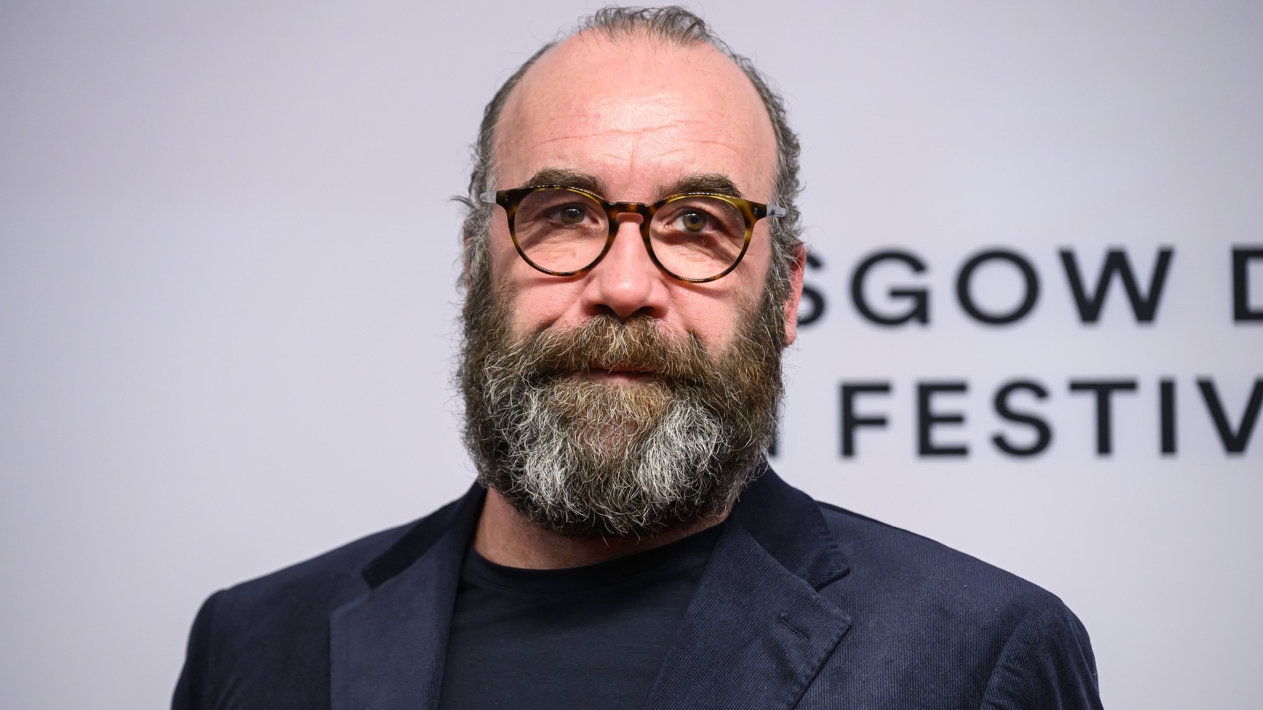 Actorul care a trecut de la dormit în cort la roluri de succes este de nerecunoscut în 2026. L-ai văzut în „Game of Thrones”