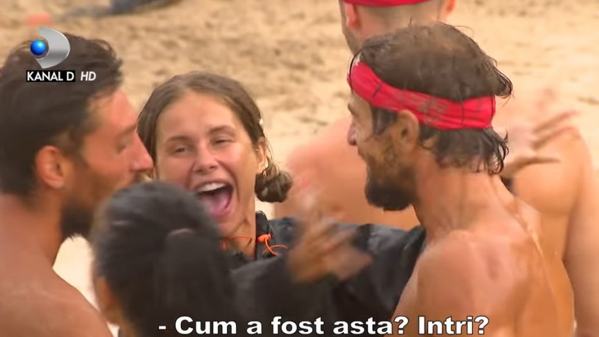 Imagini scandaloase cu Graţiela, la Survivor România! Andrei Duban, ce mai zici de data asta? A sărit şi l-a pupat, fără să îşi dea seama că este filmată