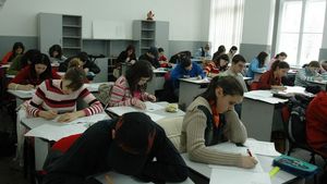 Raspunsul HALUCINANT al unui elev de a X-a in lucrarea de control la limba romana: "N-am citit nuvela, deoarece m-a..."