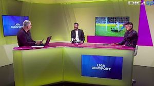 Sunetul de la RO-Alert a speriat trei prezentatori, în direct la TV. Reacții amuzante. VIDEO