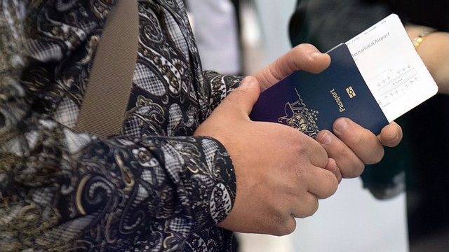 A rămas cu un gust amar! Ce a pățit un român care a vrut să anuleze gratuit biletul de avion pentru ruta București - Madrid