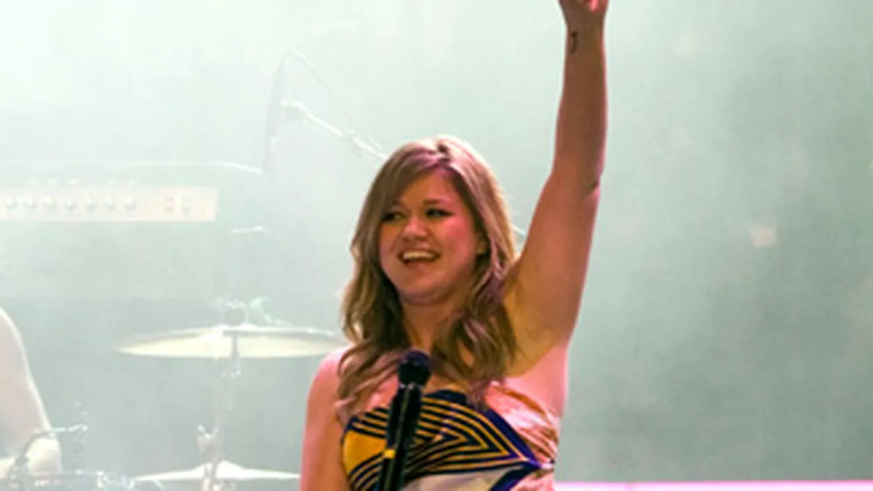 Kelly Clarkson face sacrificii din dragoste! Vreau sa slabesc pentru iubitul meu