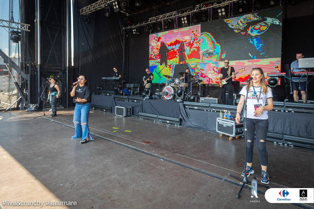 Andra Măruță s-a împlinit sau chiar e însărcinată?! Cum a apărut pe scenă la Satu Mare, în timpul ultimului concert