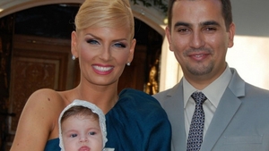 Andreea Banica, scandal cu sotul pentru ca si-a machiat fiica de patru ani: "Am dat-o pe Sofia cu fard roz si ruj rosu!"