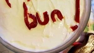 Greșeala făcută de o gospodină din Brăila, pe salata Boeuf. Când au citit mesajul, invitații și-au dat coate