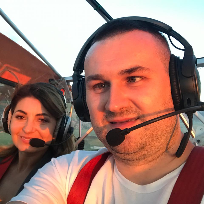 El este pilotul mort în accidentul aviatic din Arad. Ce spuneau prietenii despre el