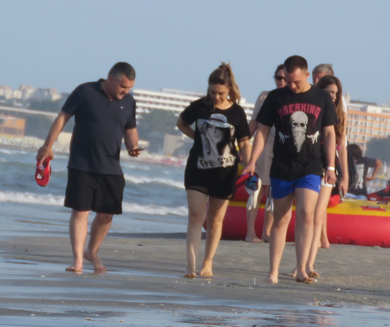 Leonard Doroftei s-a relaxat pe litoral, alături de superba lui familie