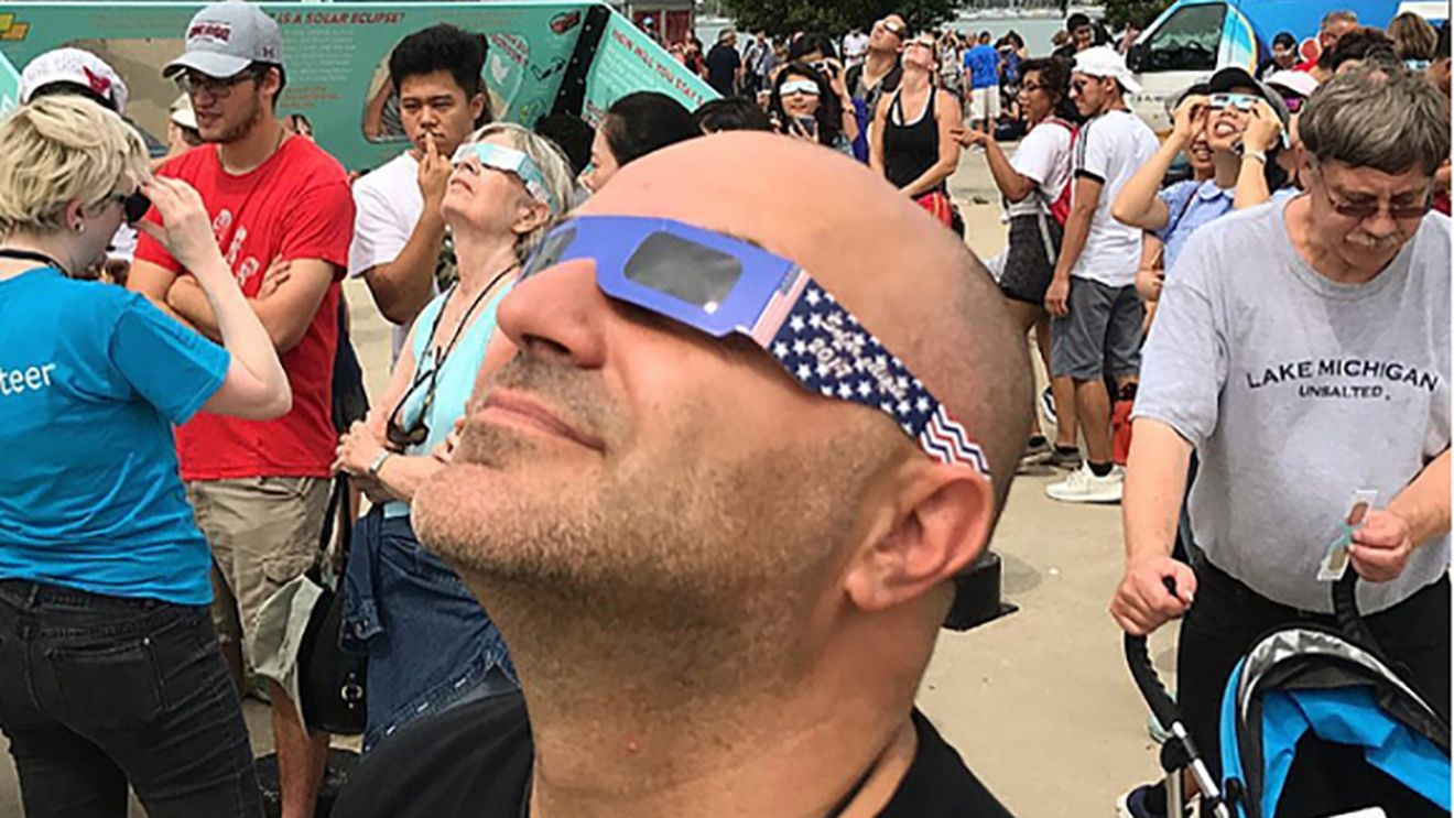 Dan Capatos a privit eclipsa din America! Reacţia fabuloasă a unui fan invidios: "Poate..."