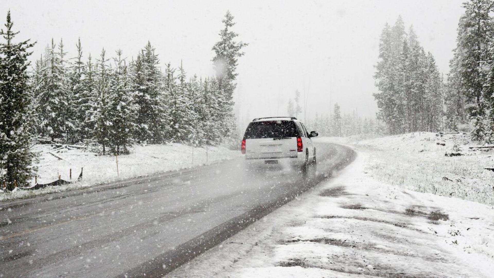 România, lovită de un val de aer rece din Scandinavia și Câmpia Rusă. Meteorologii anunță ninsori și viscol