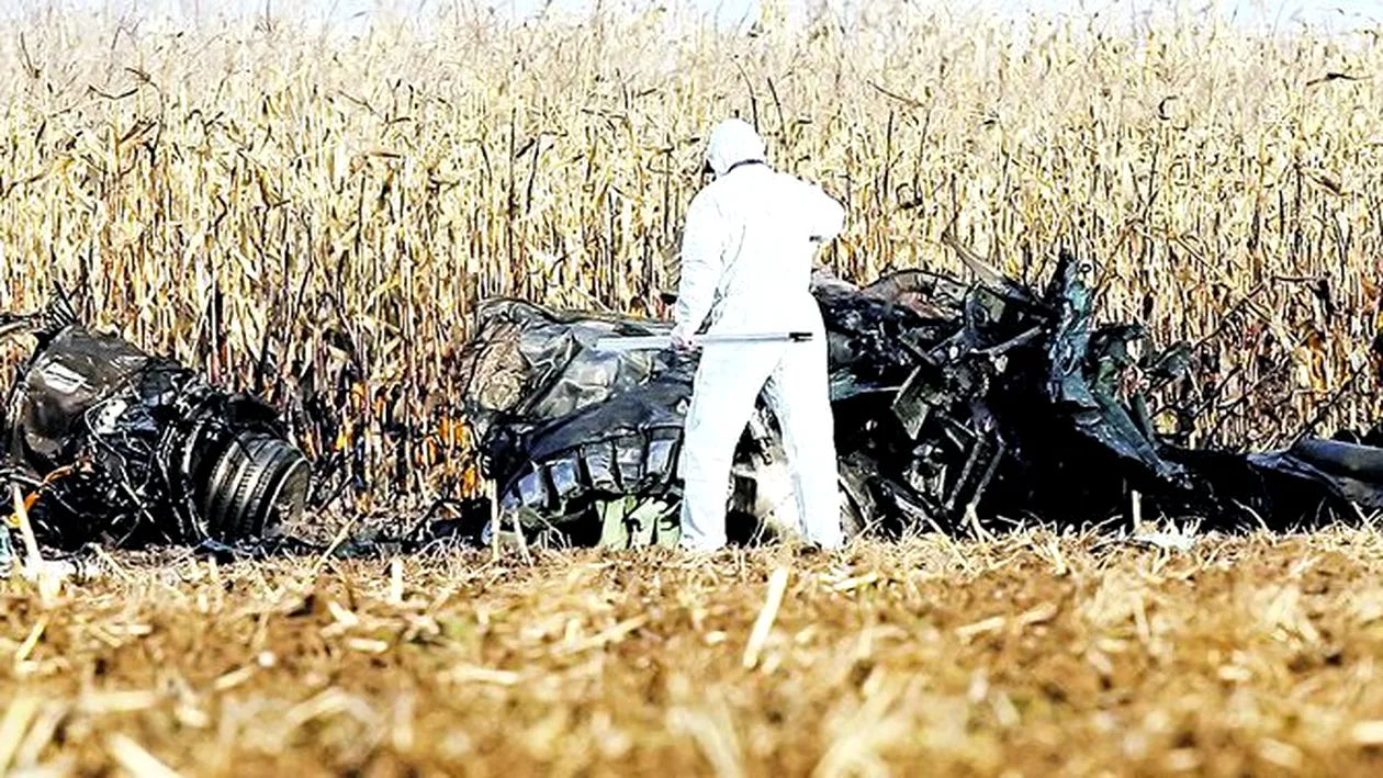 A fost gasita cutia neagra a avionului MiG 21 LanceR prabusit langa Calarasi