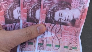 Culmea amorului pe bani! Un tânăr din Dâmboviţa a plătit prostituatele cu lire false!