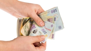 Veste bună pentru români! Salariile cuprinse între 3.000 și 5.000 de lei vor fi mărite. Câți bani se vor acorda în plus
