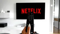 Serialul de pe Netflix care i-a dat pe spate pe români! A ajuns în topul preferințelor la doar câteva zile după lansare