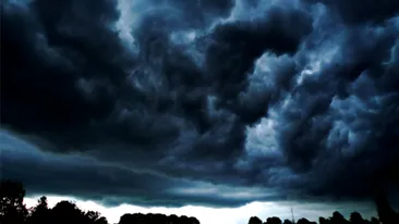 Meteorologii au emis avertizare cod galben de furtună şi grindină pentru mai multe judeţe din ţară! Vezi zonele afectate